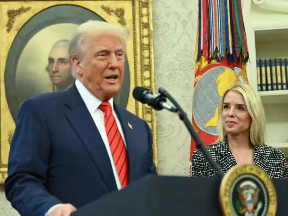 Etats-Unis : Donald Trump limoge sa ministre de la Justice Pam Bondi Etats-Unis : Donald Trump limoge sa ministre de la Justice Pam Bondi
