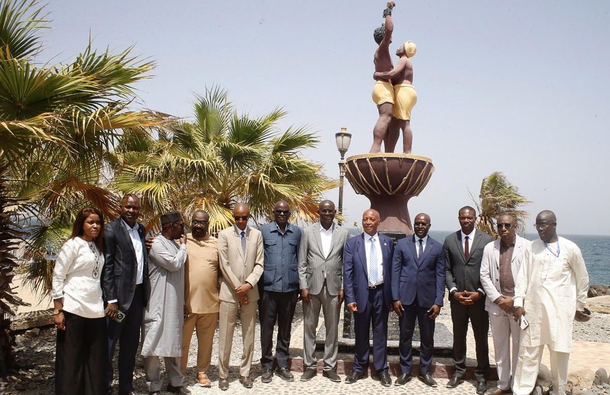 Sénégal: le président de la CAF Patrice Motsepe a fait une visite à l’Île de Gorée Sénégal: le président de la CAF Patrice Motsepe a fait une visite à l’Île de Gorée